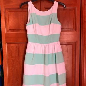Mint and white sleeveless dress‎